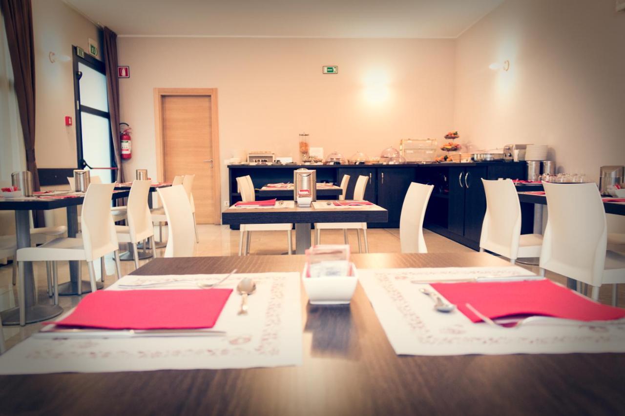 Hotel Don Camillo Brescello Eksteriør bilde